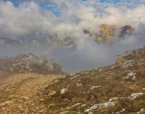 Bergpas Mist Dichte Wolken — Stockfoto