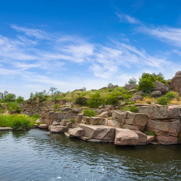 Summer River Flow Stony Coast Summer Day — Stock Photo, Image