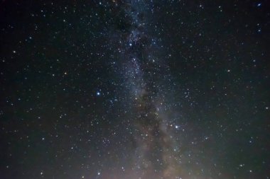 Geceleyin Samanyolu 'nu kapat Yıldızlı gökyüzü arkaplanı