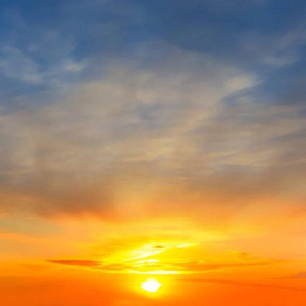 Puesta Sol Sobre Cielo Nublado Dramático Fondo Natural Del Cielo — Foto de Stock