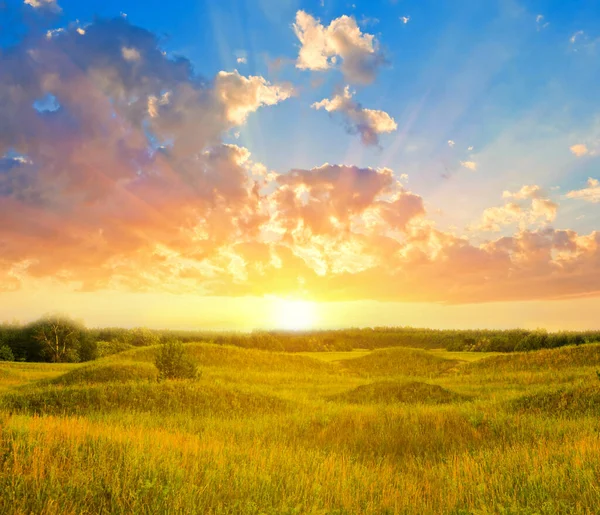 Vastes Prairies Été Avec Des Collines Coucher Soleil Spectaculaire — Photo