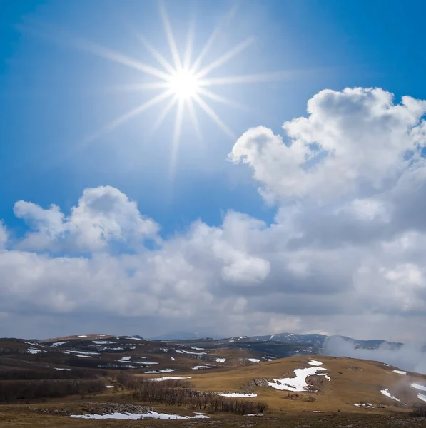 Mountain Ridge Cloudy Sky Sunny Day — Stockfoto