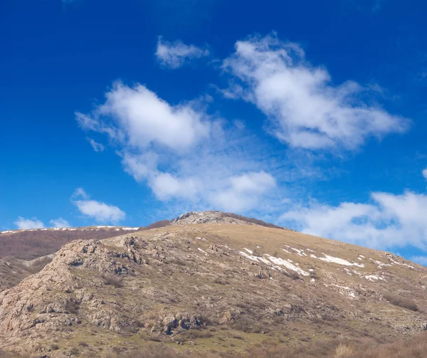 Mountain Ridge Blue Cloudy Sky Background — Zdjęcie stockowe