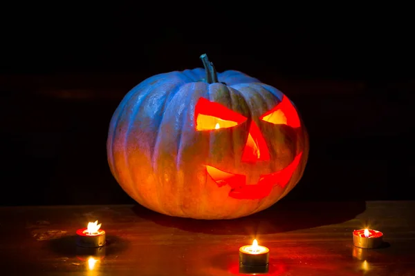 Close Halloween Pompoen Met Kaarsen Het Donker Jack Lantaarn Traditionele — Stockfoto