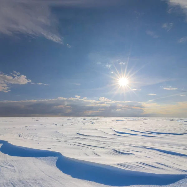 Vinter Snöbunden Slätt Ljuset Gnistrande Sol — Stockfoto