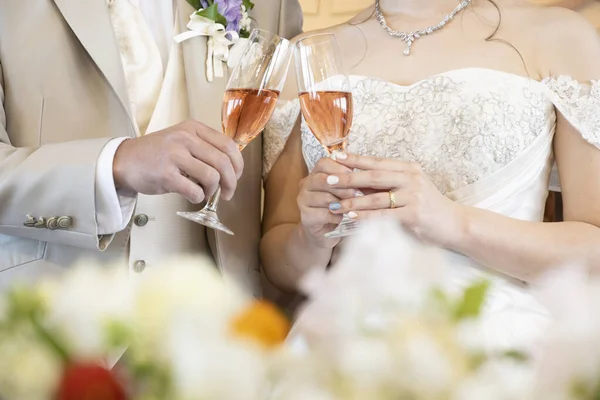 Gelin ve damadın bardakları istiflediği yer.