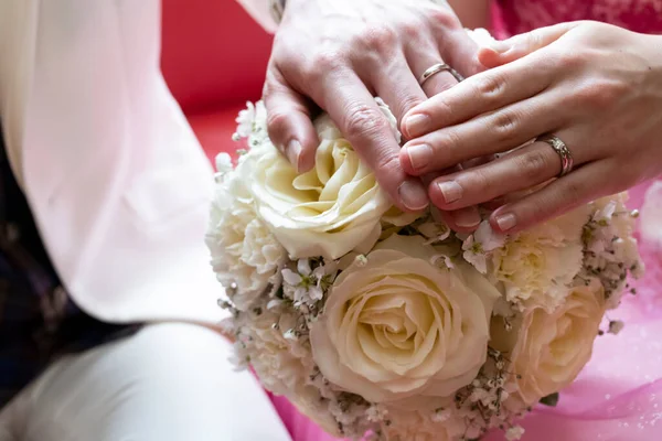 Anillo Tiro Ramo Flores Blancas — Foto de Stock