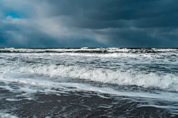 Kış fırtınası ve karlı hava.