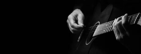 Gram Gitarze Akustycznej Ręce Gitarzysty Gitara Bliska Przestrzeń Kopiowania — Zdjęcie stockowe
