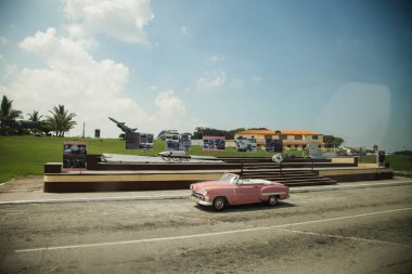 Küba 'da klasik antika araba.