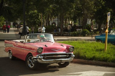 Küba 'da klasik antika araba.