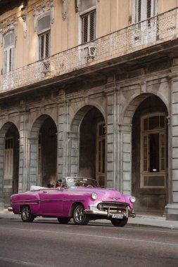 Küba 'da klasik antika araba.