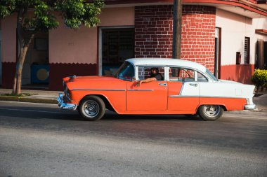 Küba 'da klasik antika araba.