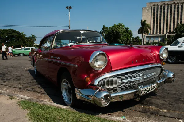 Κλασικό Ρετρό Αυτοκίνητο Στην Κούβα — Φωτογραφία Αρχείου