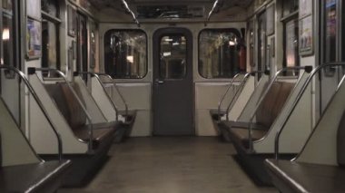 Metro, tren boş satır başı