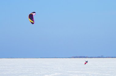 Kış snowkiting