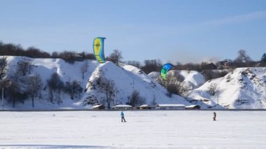Kışın kar kiting