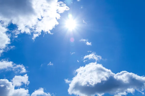 Vacker blå himmel — Stockfoto