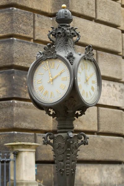Antico orologio a Dresda — Foto Stock