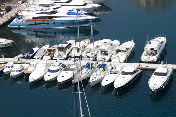 Yachts in Monaco harbor — Stock Photo, Image