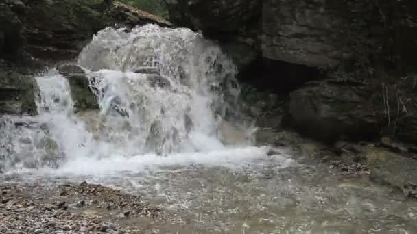 Waterval op de Krim — Stockvideo