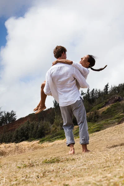 Casal feliz no Paraíso — Fotografia de Stock