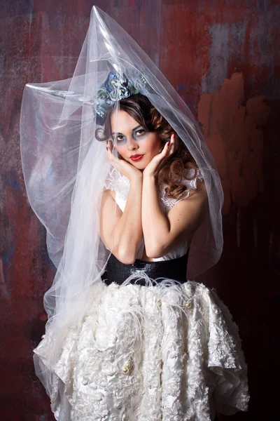 Beautiful Exotic crowned fairytale Bride with theater Makeup — Stock Photo, Image