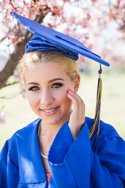 Muito jovem graduado — Fotografia de Stock