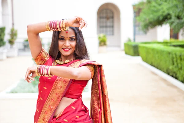 Beautiful Jeweled Indian Dancer — Stock Photo, Image