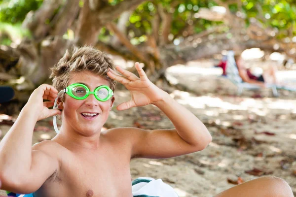 Nastolatki blond chłopiec sportowe wakacje na Hawajach — Zdjęcie stockowe