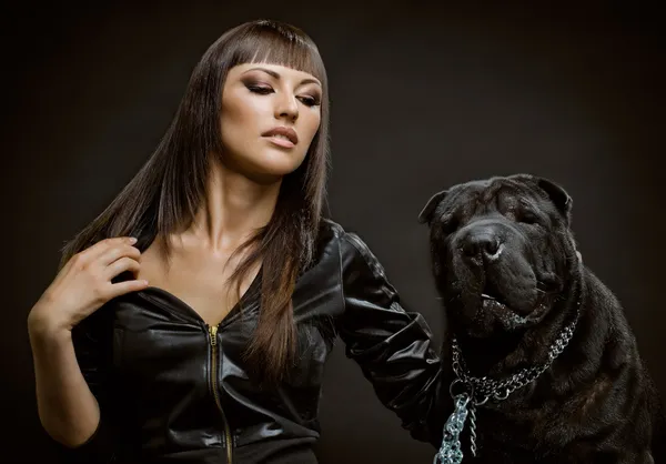 Mulher sexy com cão — Fotografia de Stock