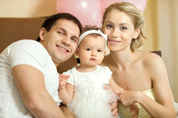 Glückliche Familie — Stockfoto