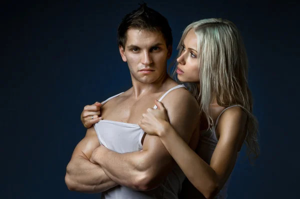 Chico con mujer bonita —  Fotos de Stock