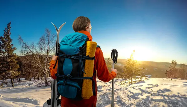 Skieur Touristique Avec Équipement Ski Tourisme Vêtements Plein Air Sur — Photo