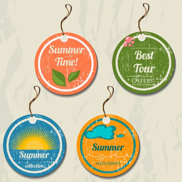 Set van 4 retro zomer tags. — Stockvector