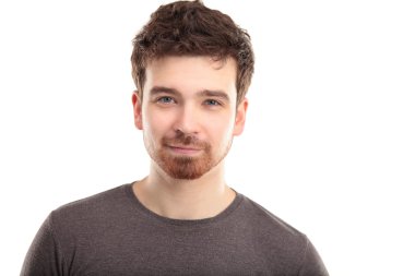 beyaz izole mutlu gülümseyen adam portresi