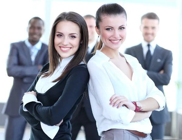 Två företag kvinnor team på office building — Stockfoto