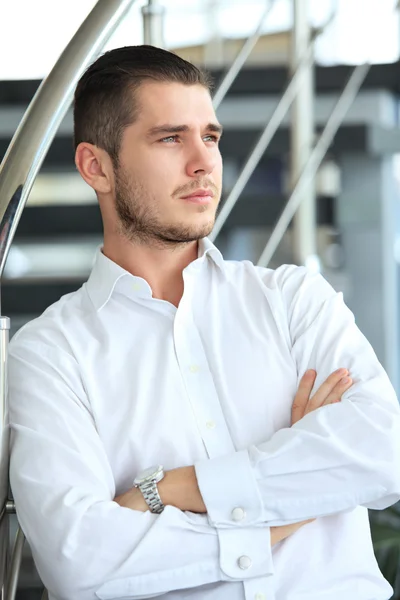 Joven hombre de negocios — Foto de Stock