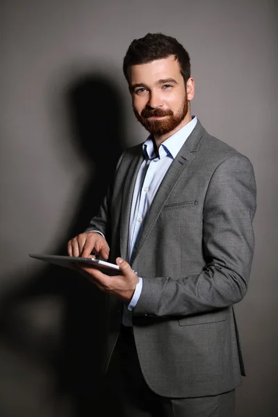 Businessman with tablet computer — Stock Photo, Image