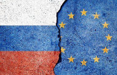 Rusya ve AB bayrakları. Savaş yok. Huzur. AB ile Rusya arasındaki ilişki. Yaptırımlar.