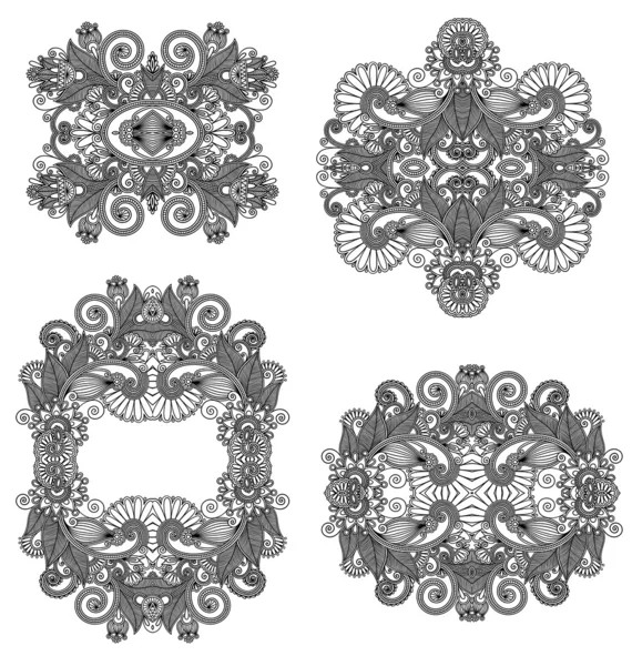 Quatro ornamentos florais ornamentais — Vetor de Stock