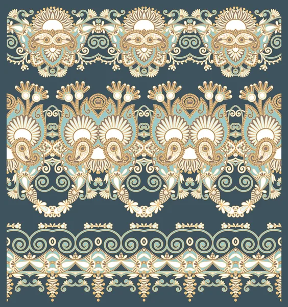 Collectie van naadloze decoratieve bloemen strepen — Stockvector