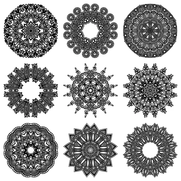 Conjunto de adornos de círculo, colección de encaje redondo ornamental — Vector de stock