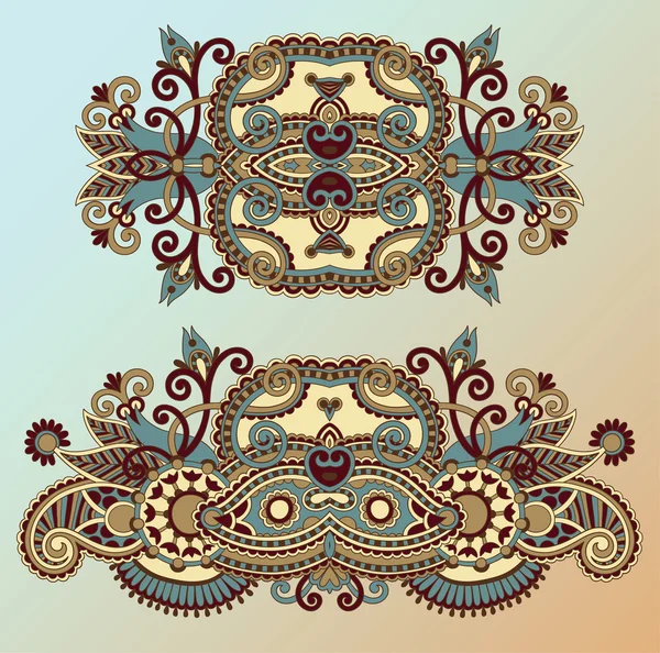 Adorno floral ornamental — Vector de stock