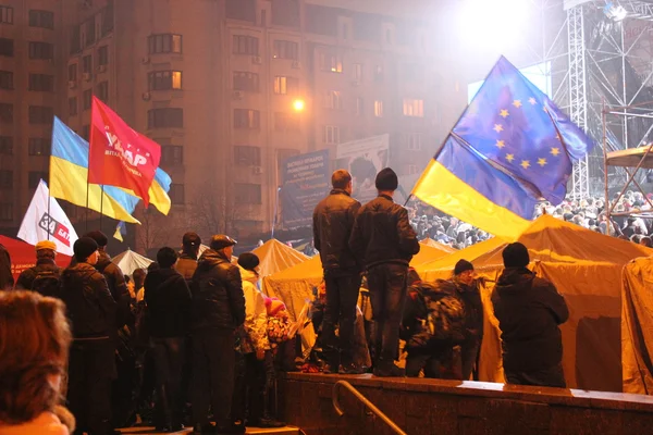 Massale bijeenkomst voor het invoeren van Oekraïne tot de Europese Unie, euromaydan, kiev, Oekraïne, 24 november 2013 — Stockfoto