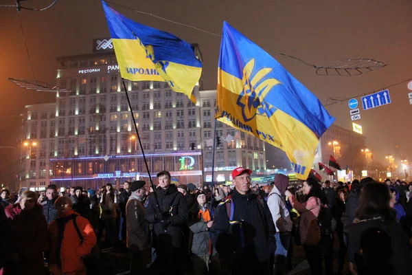 Massale bijeenkomst voor het invoeren van Oekraïne tot de Europese Unie, euromaydan, kiev, Oekraïne, 24 november 2013 — Stockfoto