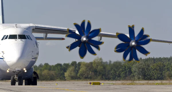 Antonov An-70 avião de transporte — Fotografia de Stock