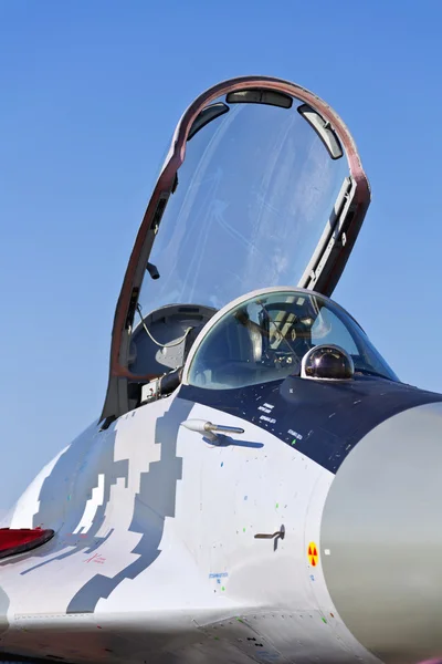 Kampfflugzeug-Cockpit mikoyan mig-29. — Stockfoto