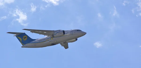 Antonov een transportvliegtuig. — Stockfoto