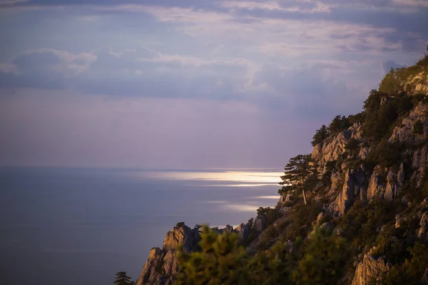 Βουνό Γάτα Στη Νότια Ακτή Της Κριμαίας Στο Φως Του — Φωτογραφία Αρχείου